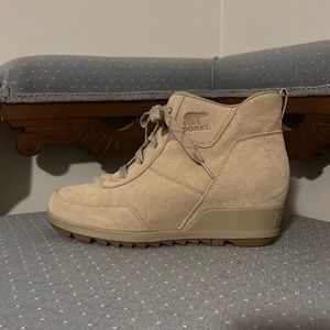 Sorel Evie Sport Wedge Boots 9.5